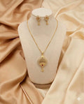Pankhuri Leaf Filigree Gold Pendant Set
